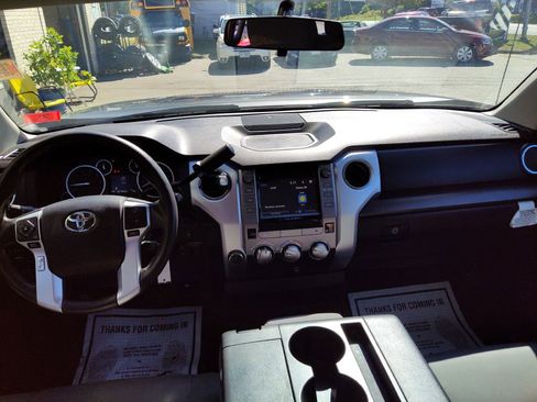 Used 2017 Toyota Tundra SR5 image 9