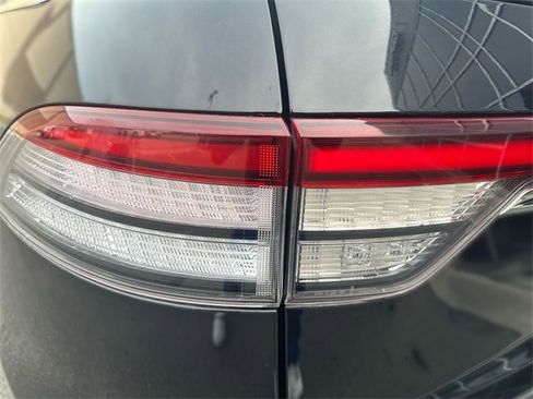 Used 2021 Lincoln Aviator Reserve w/ Equipment Group 202A image 28