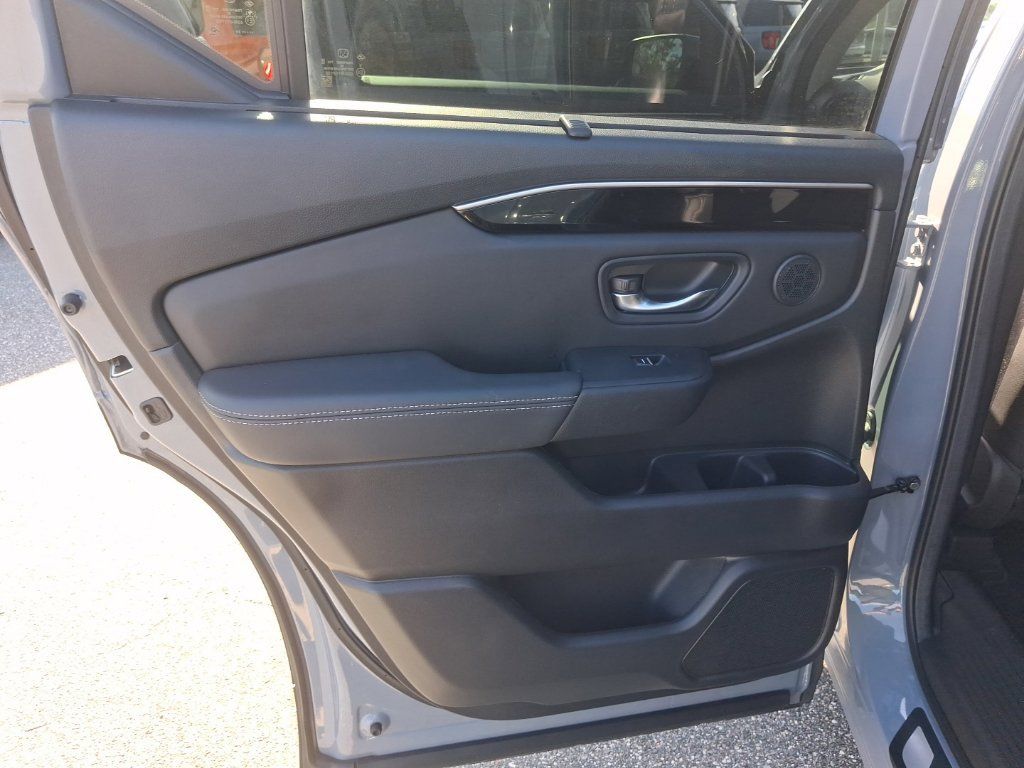 Used 2025 Honda Pilot Touring image 26