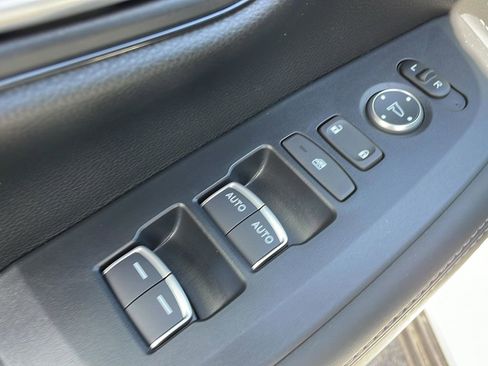 New 2026 Honda HR-V EX-L image 25