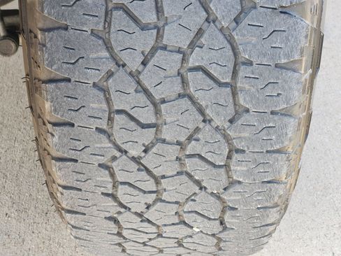 Used 2024 GMC Sierra 2500 AT4 w/ AT4 Premium Plus Package image 11