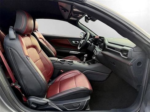 Used 2024 Ford Mustang Premium image 8