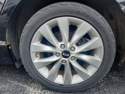 Used 2018 Kia Optima LX w/ 17" Alloy Wheels Package FWD image 7