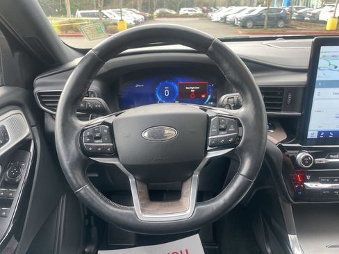 Used 2021 Ford Explorer Platinum w/ Equipment Group 601A AWD/4WD image 23