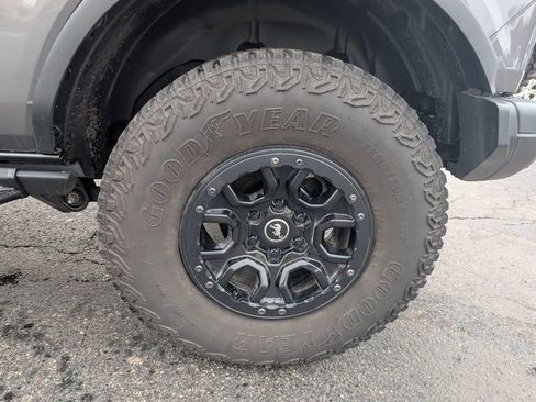 Used 2022 Ford Bronco Badlands image 24