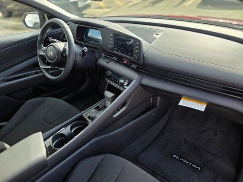 New 2026 Hyundai Elantra SEL Sport image 7