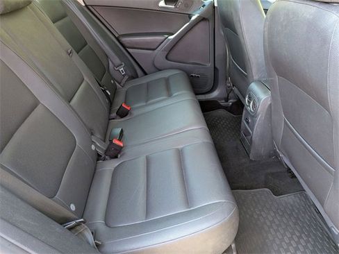 Used 2014 Volkswagen Tiguan SEL image 31