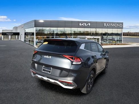 Used 2023 Kia Sportage LX FWD image 3
