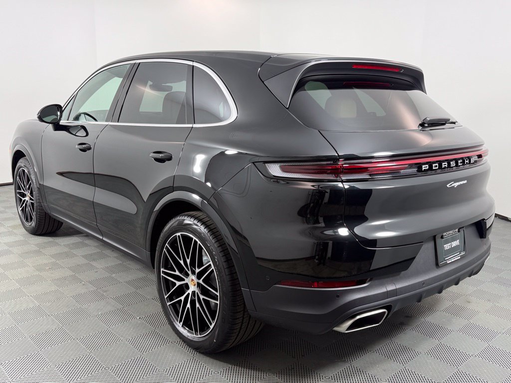 Certified 2026 Porsche Cayenne AWD/4WD image 3