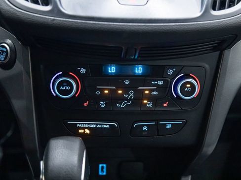 Used 2019 Ford Escape SE FWD image 19