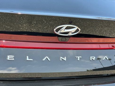 Used 2023 Hyundai Elantra SEL w/ Convenience Package FWD image 34