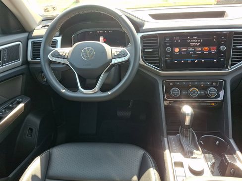 Used 2023 Volkswagen Atlas SEL AWD/4WD image 14