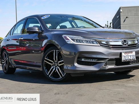 Used 2017 Honda Accord Touring image 1