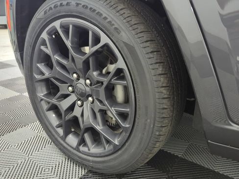 Used 2025 Jeep Grand Cherokee L Summit AWD/4WD image 45