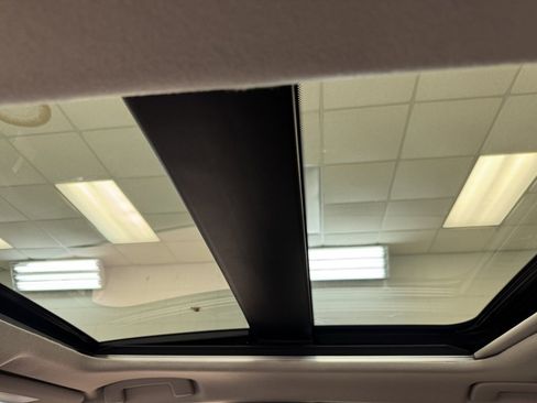 New 2026 Nissan Kicks SR image 16