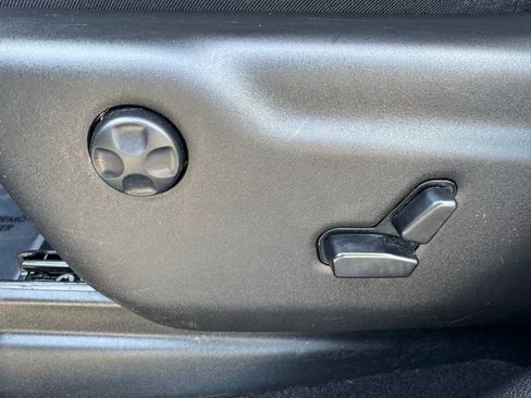 Used 2019 Jeep Grand Cherokee Altitude image 21