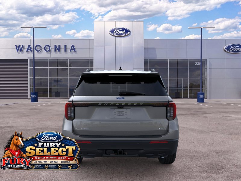 New 2026 Ford Explorer Active AWD/4WD image 5