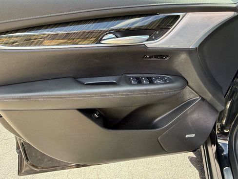 Used 2020 Cadillac XT6 Premium Luxury FWD image 18