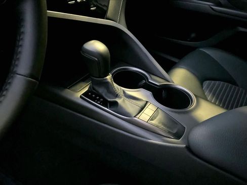 Used 2023 Toyota Camry SE image 15