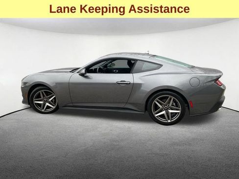 Used 2025 Ford Mustang Coupe RWD image 6