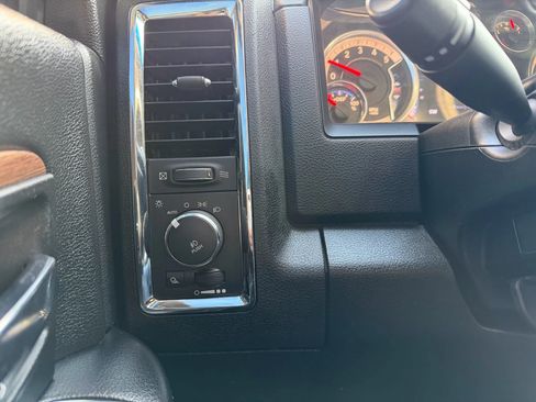 Used 2015 RAM 3500 Laramie w/ Cold Weather Group image 18