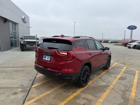 Used 2023 GMC Terrain SLE w/ Driver Convenience Package AWD/4WD image 7