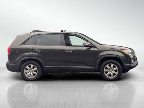 Used 2012 Kia Sorento LX w/ Convenience Pkg FWD image 3