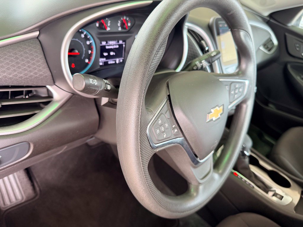 Used 2025 Chevrolet Malibu LS FWD image 18