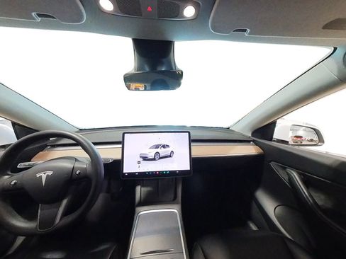 Used 2022 Tesla Model Y Long Range image 41