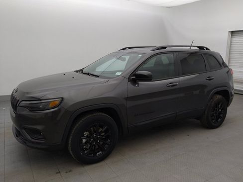 Used 2023 Jeep Cherokee Altitude Lux image 2