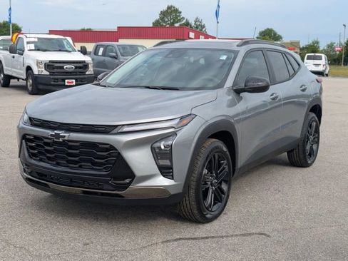 New 2026 Chevrolet Trax ACTIV w/ Sunroof Package FWD image 6