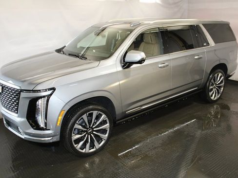 New 2026 Cadillac Escalade ESV Luxury w/ Touring Package image 2