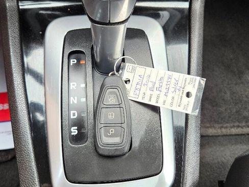 Used 2016 Ford Fiesta Titanium image 26