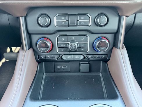 Used 2021 Chevrolet Tahoe High Country w/ Premium Package image 21