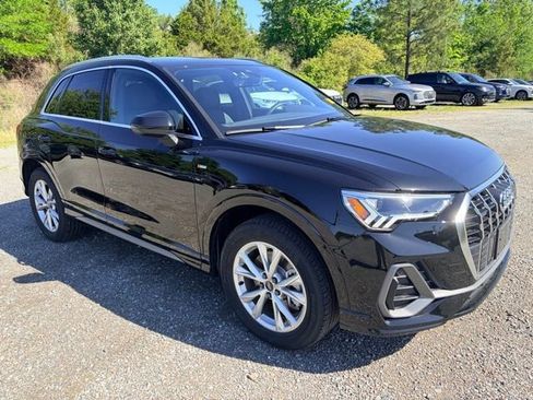 Certified 2025 Audi Q3 2.0T Premium w/ Convenience Package AWD/4WD image 3