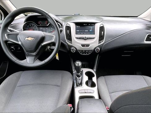 Used 2018 Chevrolet Cruze LS FWD image 16