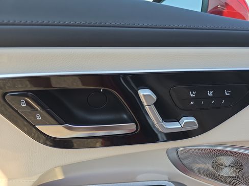 Used 2024 Mercedes-Benz CLE 300 4MATIC Cabriolet image 28