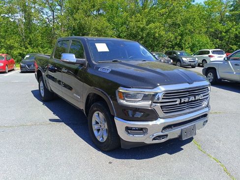 Used 2022 RAM 1500 Laramie AWD/4WD image 1