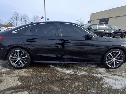 Used 2023 Honda Civic Touring image 9