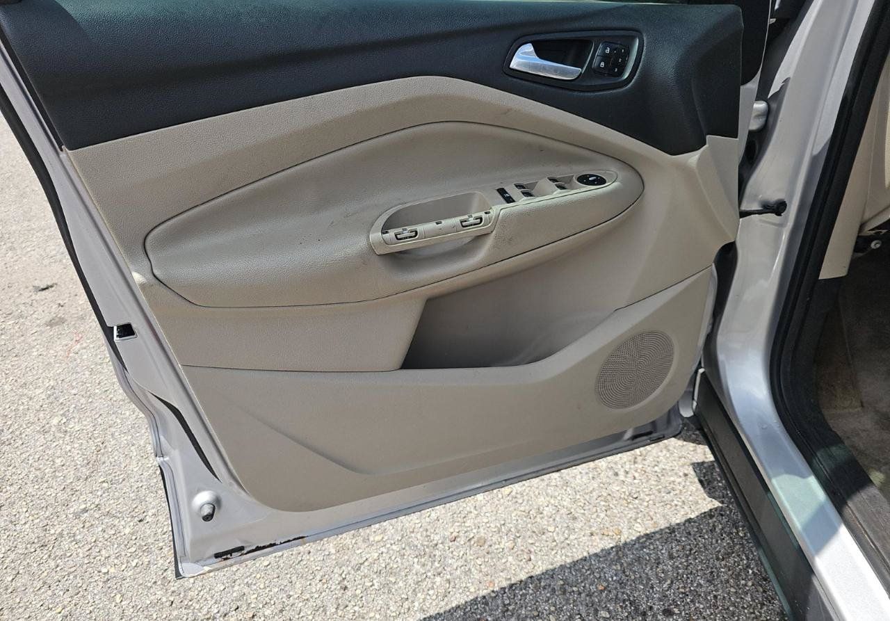 Used 2013 Ford Escape SEL FWD image 12
