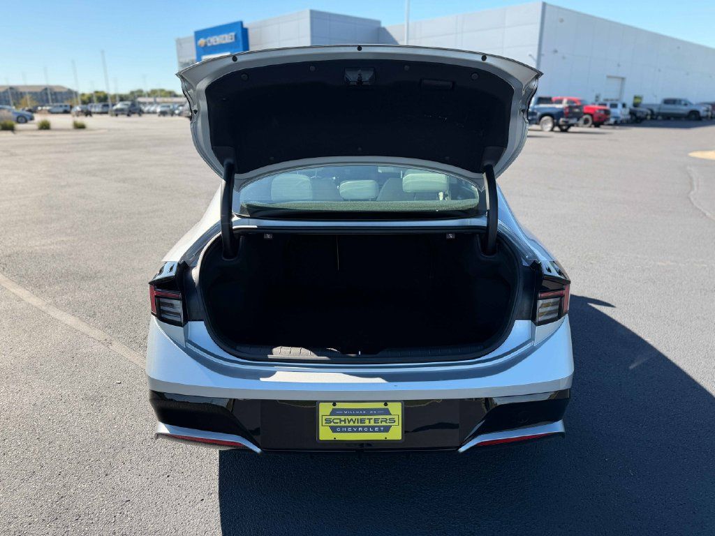 Used 2024 Nissan Altima 2.5 SV FWD image 14