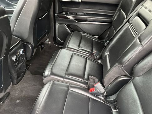 Used 2020 Ford Explorer XLT w/ Equipment Group 202A AWD/4WD image 5