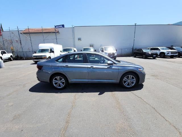 Used 2024 Volkswagen Jetta SE FWD image 9