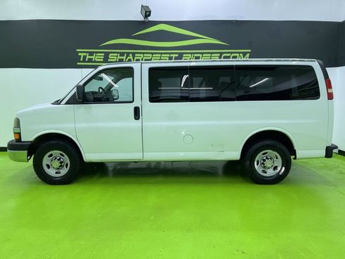 Used 2013 Chevrolet Express 2500 LT w/ LT Preferred Equipment Group RWD image 6