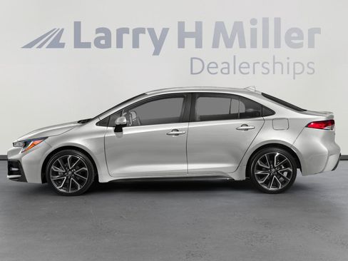 Used 2021 Toyota Corolla SE image 3