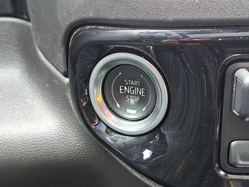 Certified 2025 Chevrolet Silverado 1500 LTZ w/ Technology Package image 24