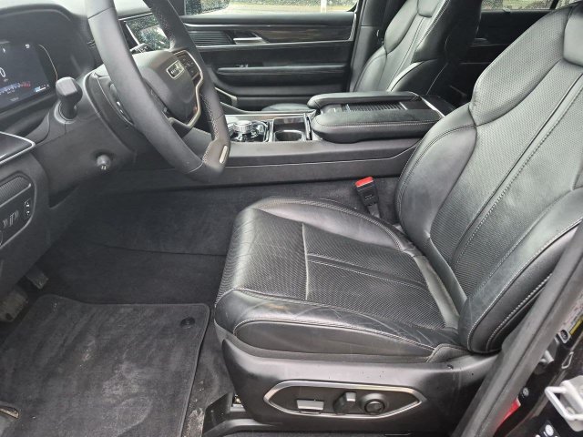 Used 2023 Jeep Wagoneer 4WD w/ Convenience Group I image 11