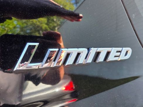 Used 2006 Toyota Sequoia Limited RWD image 4