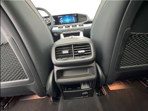Used 2023 Mercedes-Benz GLE 450 4MATIC w/ AMG Line Exterior image 37