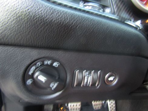 Used 2015 Dodge Challenger SRT w/ Technology Group image 20